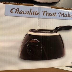 NWT Chocolate Treat Maker with accessories